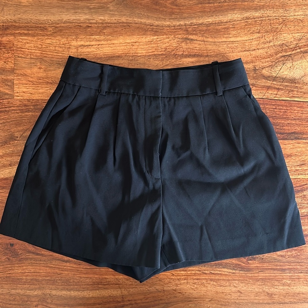 Black shorts from Aritzia Babaton